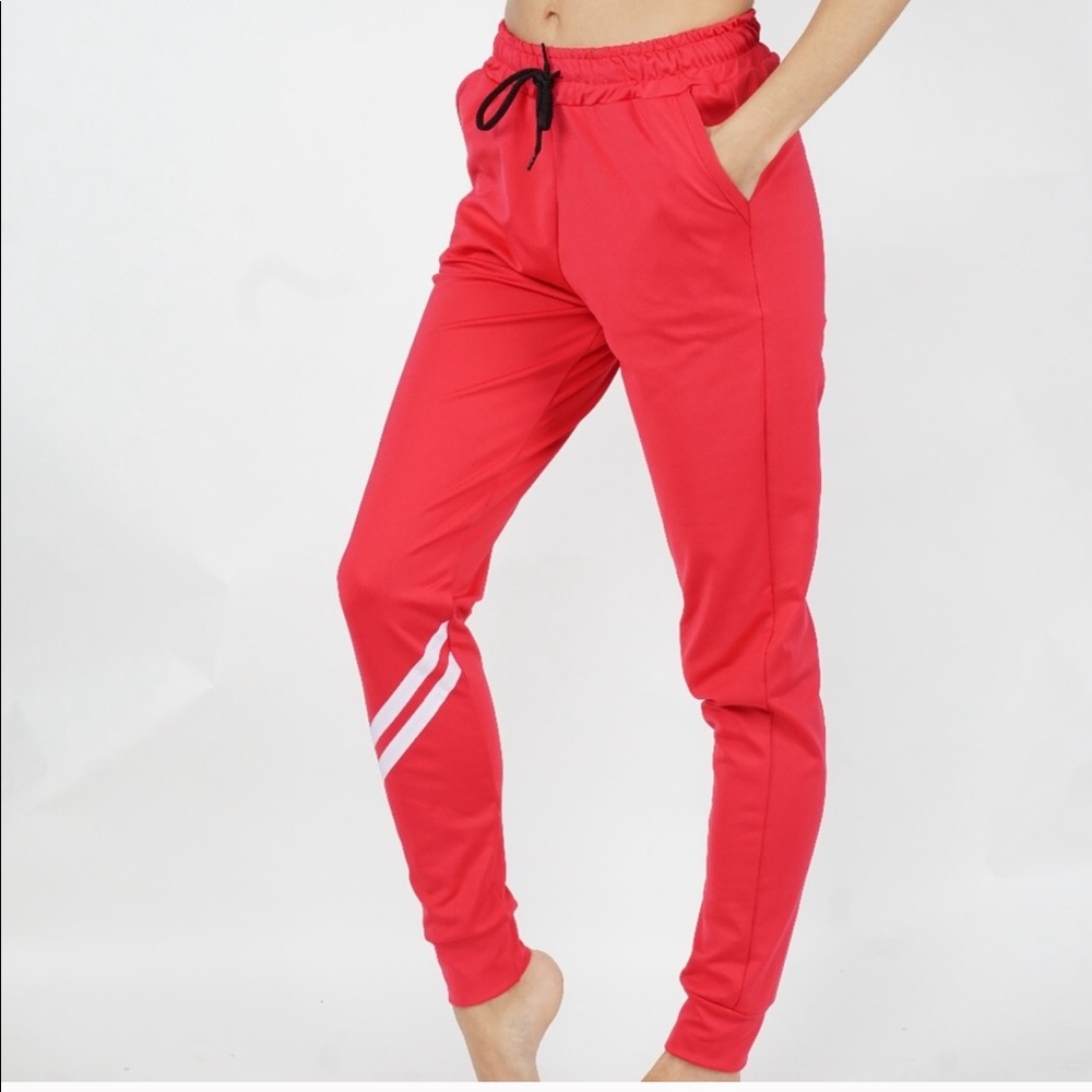 Comfortable joggers w/ pockets & drawstrings